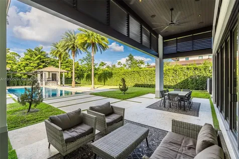 8271 SW 67th Street Miami FL 33143