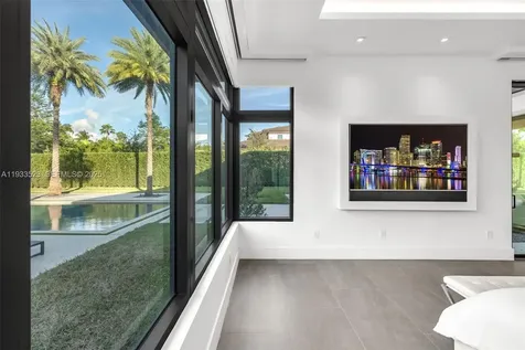 8271 SW 67th Street Miami FL 33143