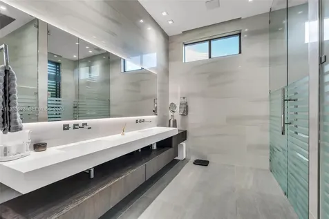 8271 SW 67th Street Miami FL 33143