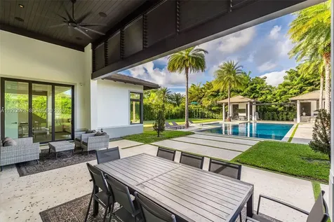 8271 SW 67th Street Miami FL 33143