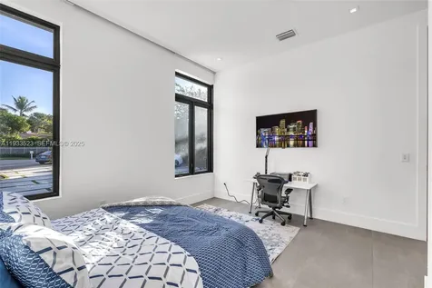 8271 SW 67th Street Miami FL 33143