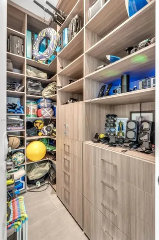8271 SW 67th Street Miami FL 33143