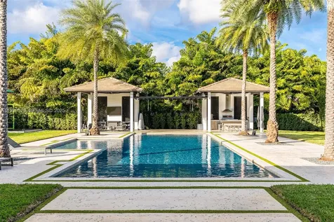 8271 SW 67th Street Miami FL 33143