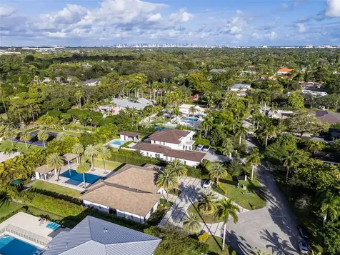 8271 SW 67th Street Miami FL 33143