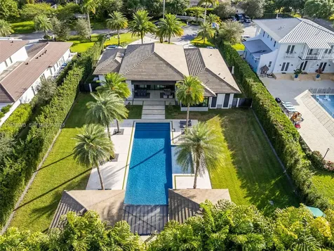8271 SW 67th Street Miami FL 33143