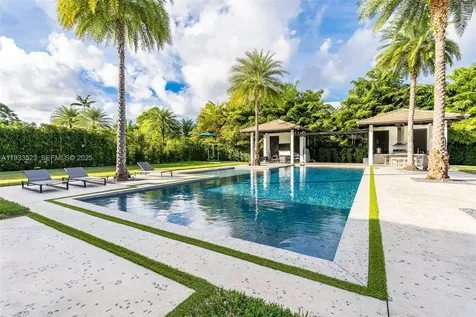8271 SW 67th Street Miami FL 33143