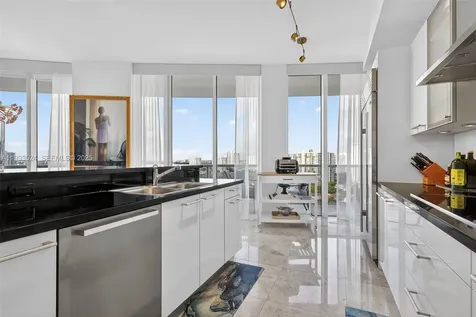 4100 Island Boulevard Aventura FL 33160