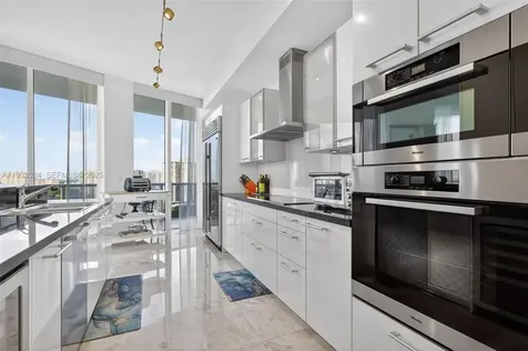 4100 Island Boulevard Aventura FL 33160