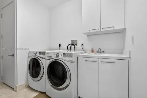 4100 Island Boulevard Aventura FL 33160