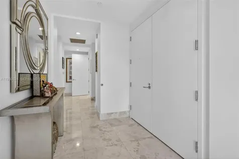 4100 Island Boulevard Aventura FL 33160