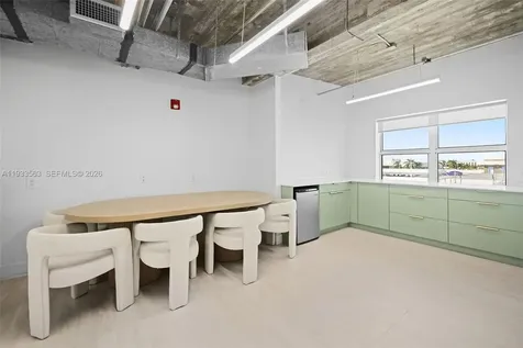 605 Lincoln Road Miami Beach FL 33139