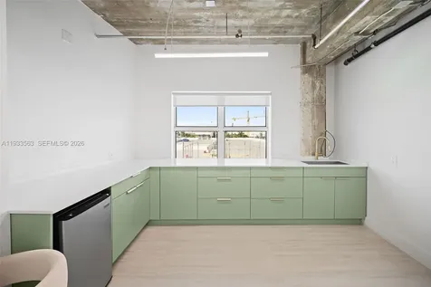 605 Lincoln Road Miami Beach FL 33139