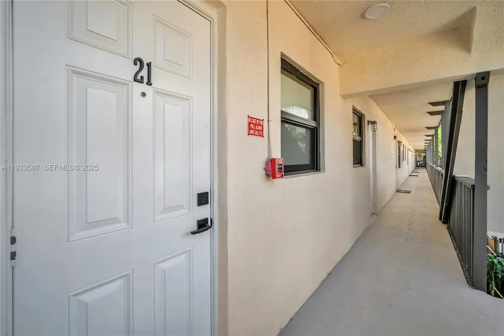 3265 Virginia Street Miami FL 33133