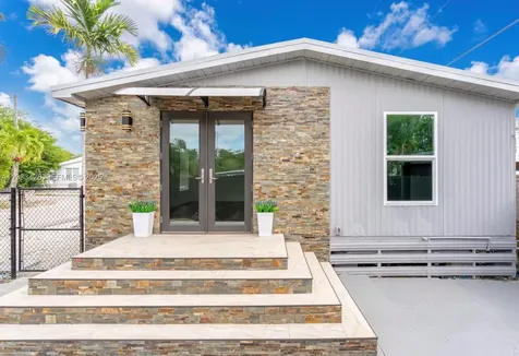 2394 NE 136th Terrace North Miami Beach FL 33181