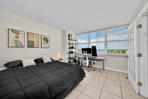 2016 Bay Drive Miami Beach FL 33141