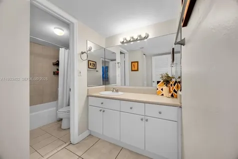 2016 Bay Drive Miami Beach FL 33141