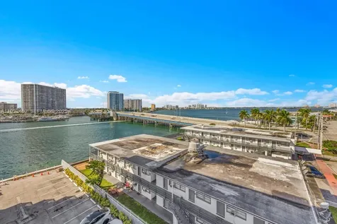 2016 Bay Drive Miami Beach FL 33141
