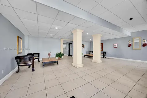 2016 Bay Drive Miami Beach FL 33141