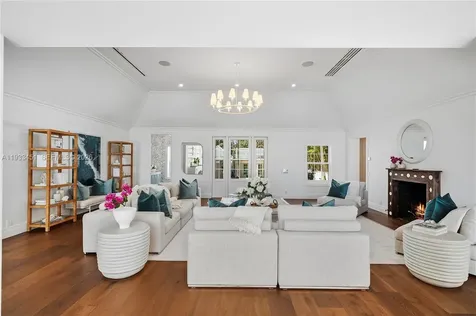 43 N Beach Road Jupiter Island FL 33455