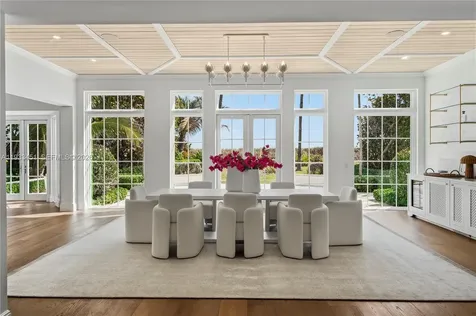 43 N Beach Road Jupiter Island FL 33455