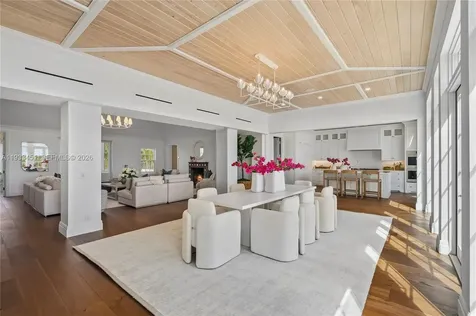 43 N Beach Road Jupiter Island FL 33455