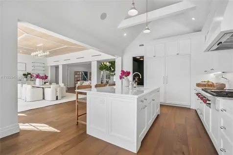 43 N Beach Road Jupiter Island FL 33455