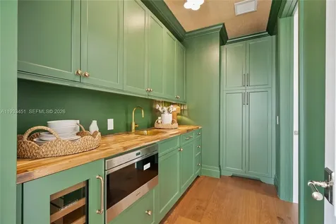 43 N Beach Road Jupiter Island FL 33455