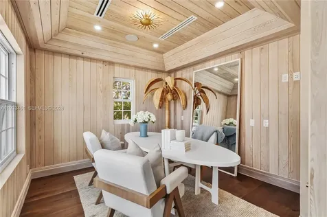 43 N Beach Road Jupiter Island FL 33455
