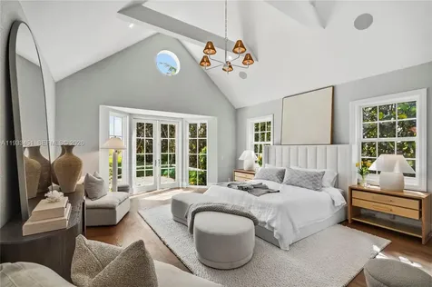 43 N Beach Road Jupiter Island FL 33455