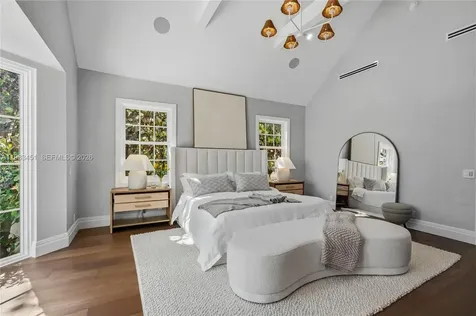 43 N Beach Road Jupiter Island FL 33455