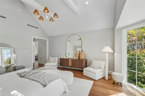 43 N Beach Road Jupiter Island FL 33455