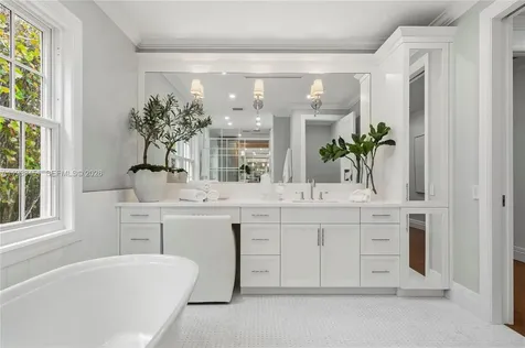43 N Beach Road Jupiter Island FL 33455