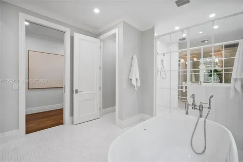 43 N Beach Road Jupiter Island FL 33455