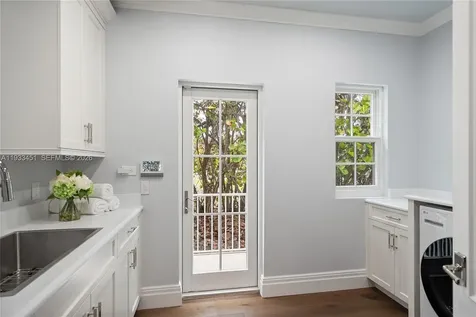 43 N Beach Road Jupiter Island FL 33455