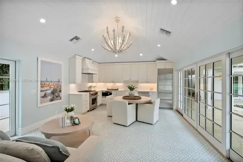 43 N Beach Road Jupiter Island FL 33455