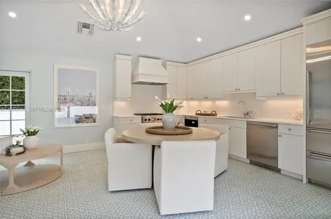 43 N Beach Road Jupiter Island FL 33455