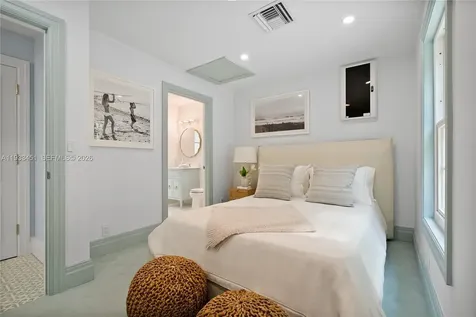 43 N Beach Road Jupiter Island FL 33455