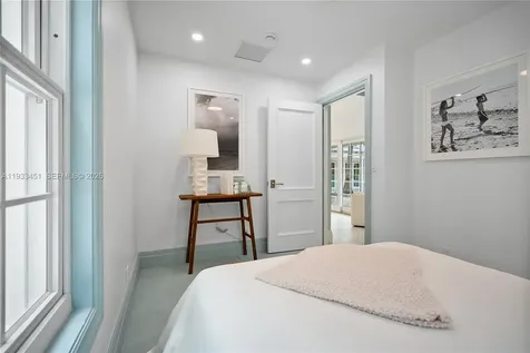 43 N Beach Road Jupiter Island FL 33455