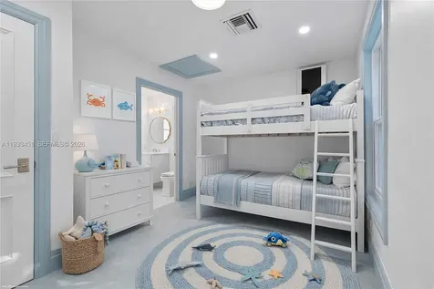 43 N Beach Road Jupiter Island FL 33455