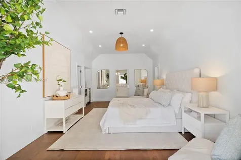43 N Beach Road Jupiter Island FL 33455
