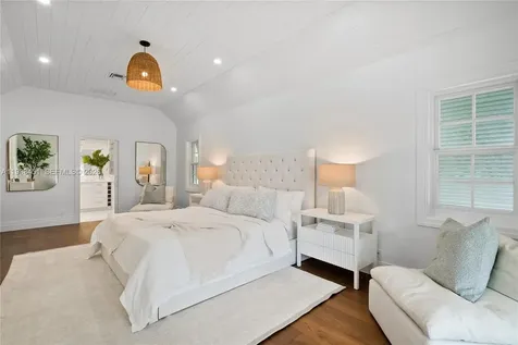 43 N Beach Road Jupiter Island FL 33455