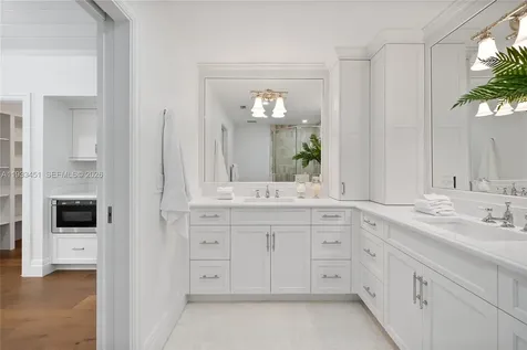 43 N Beach Road Jupiter Island FL 33455