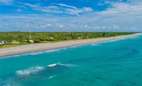 43 N Beach Road Jupiter Island FL 33455