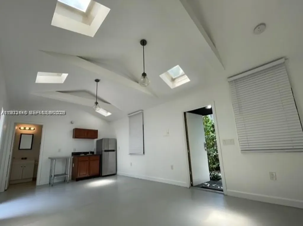 118 NW 24th Street Miami FL 33127