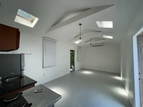 118 NW 24th Street Miami FL 33127