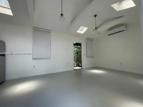 118 NW 24th Street Miami FL 33127