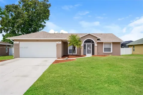 667 SW Seagull Terrace Port St. Lucie FL 34953