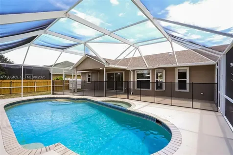 667 SW Seagull Terrace Port St. Lucie FL 34953