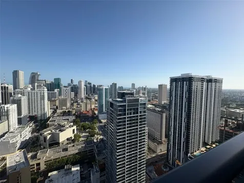 159 NE 6th Street Miami FL 33132