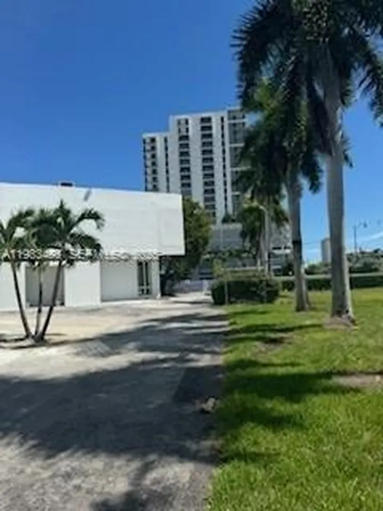 3620 NE Miami Place Miami FL 33137